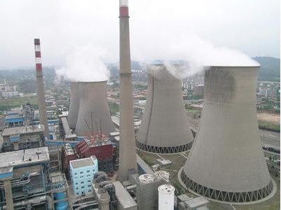 (圖:電廠脫硫現場工作)